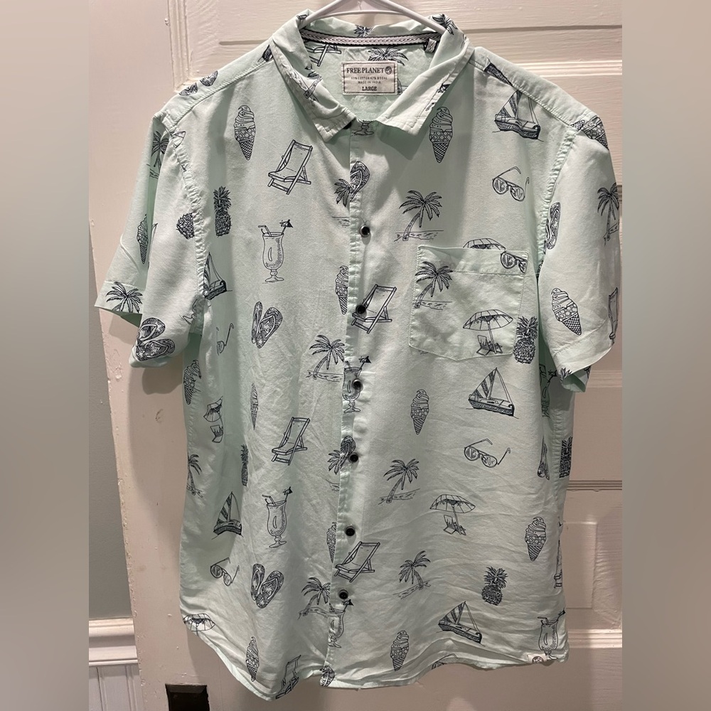 Free Planet Light Green Printed Men's Shirt, Large